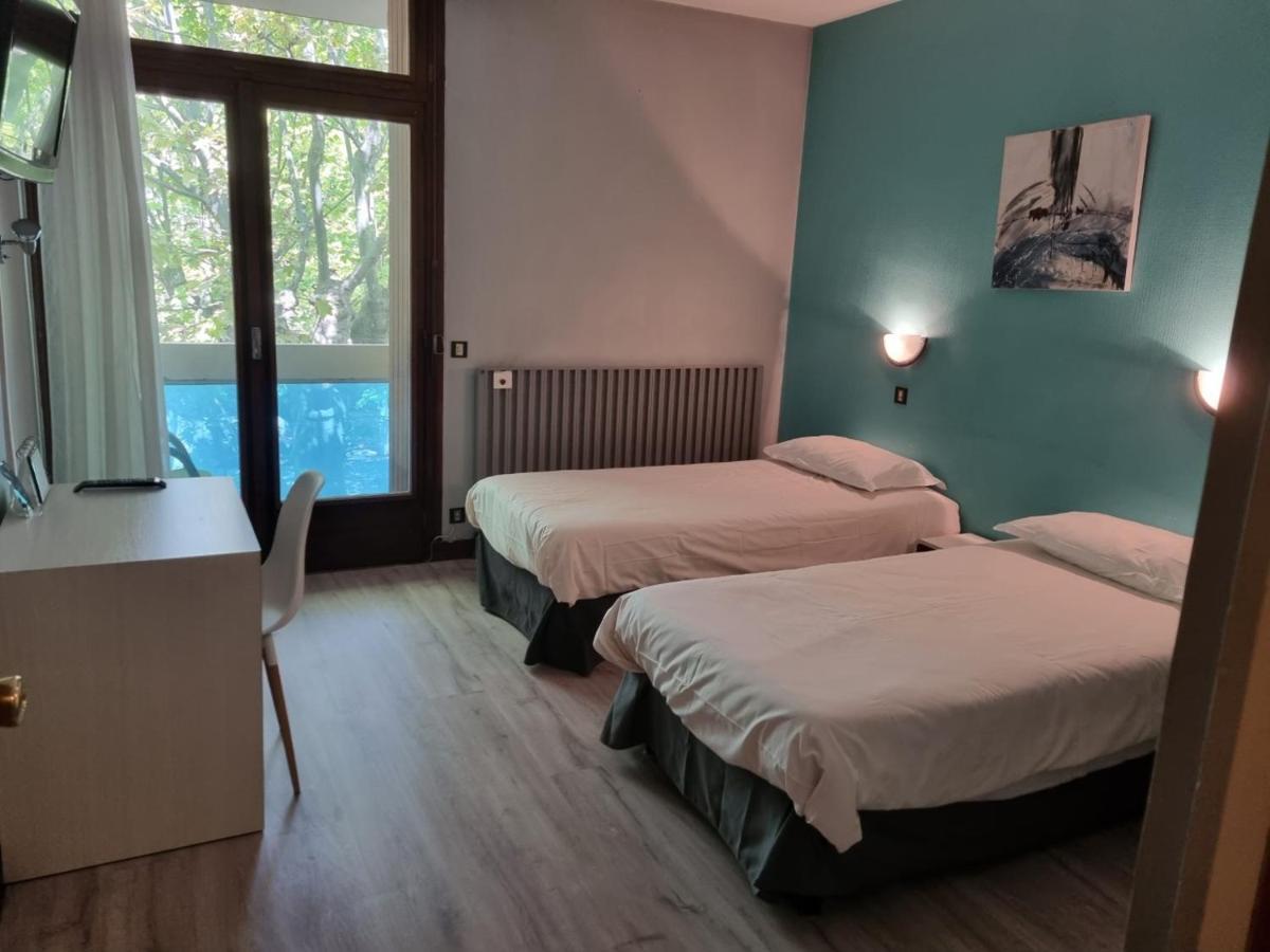 Hotel Le Comty Feurs Esterno foto