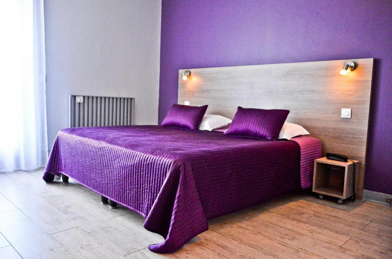 Hotel Le Comty Feurs Esterno foto