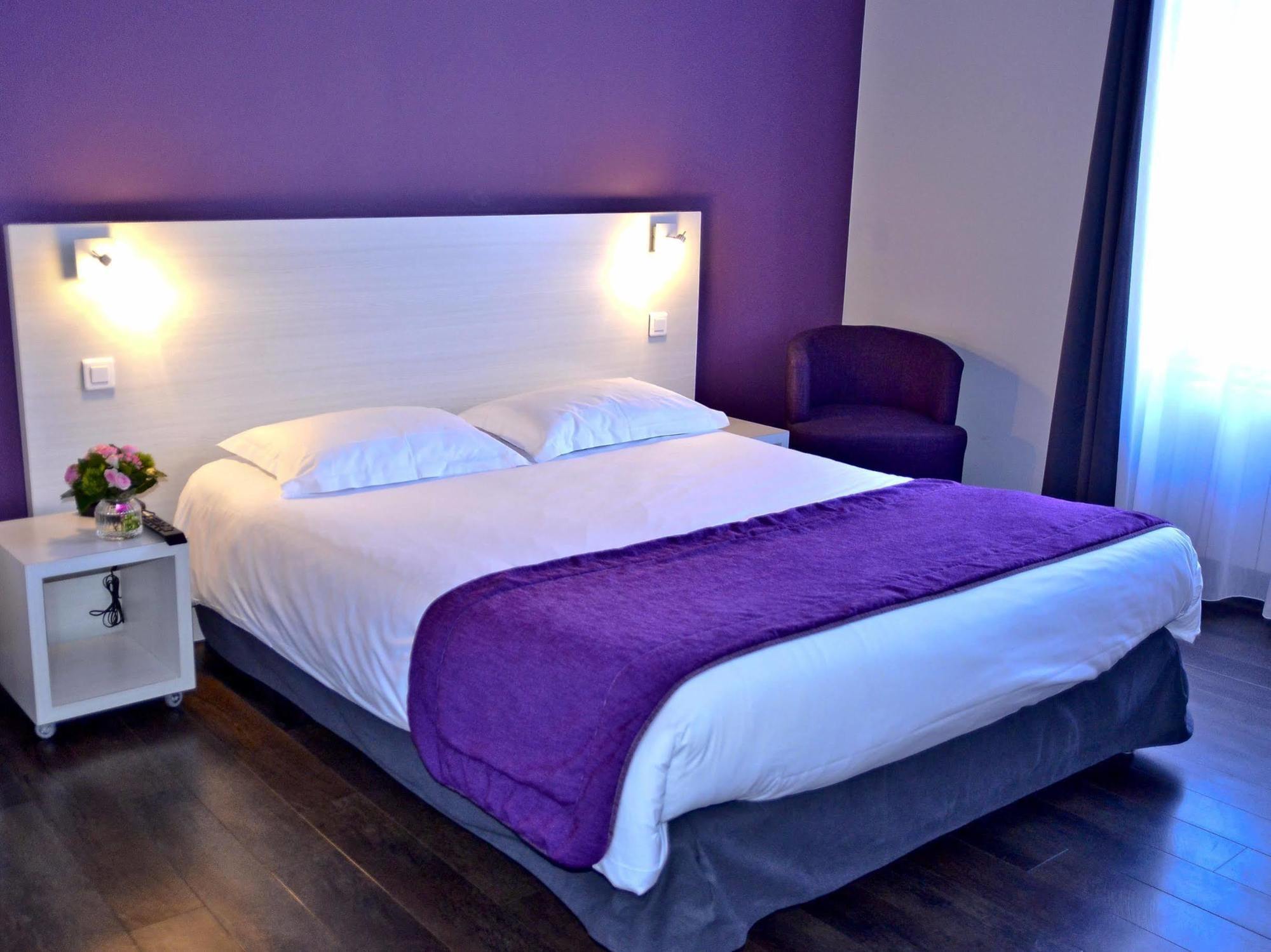 Hotel Le Comty Feurs Esterno foto